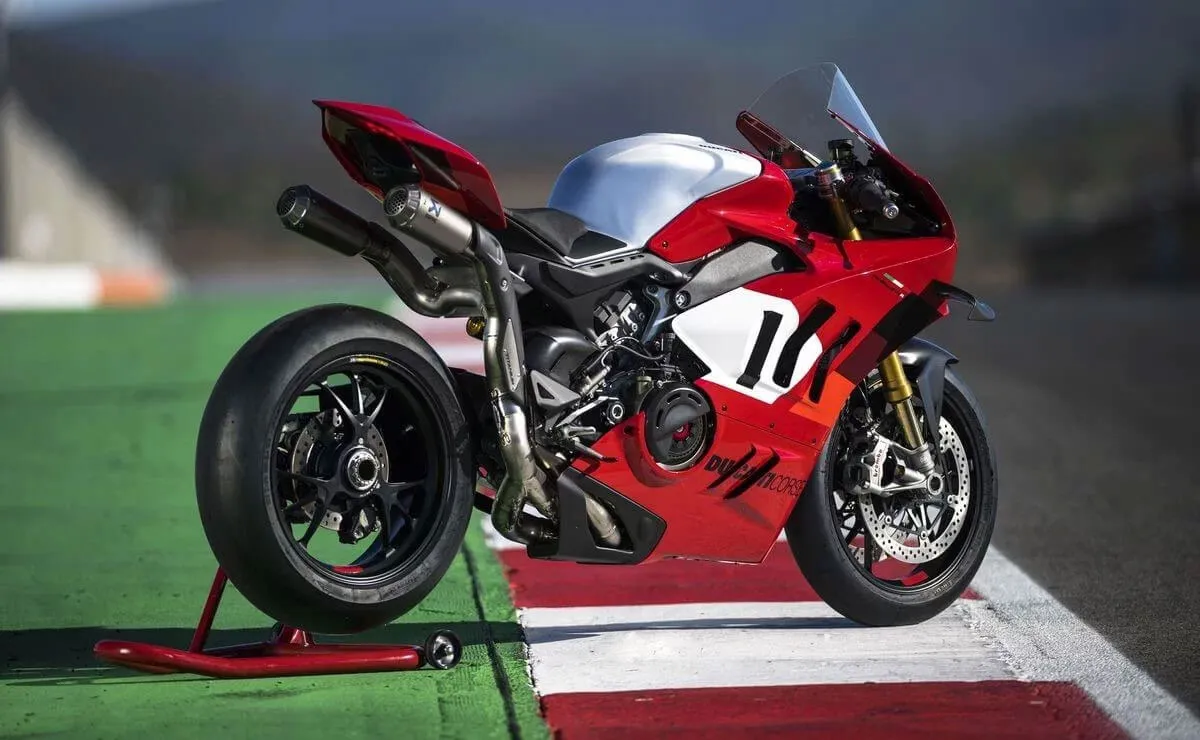 panigalr-atras.jpg