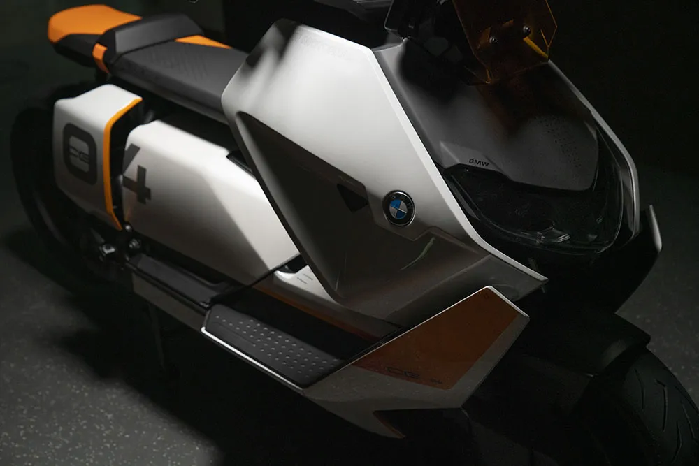 web-bmw-definition-ce-04-lateral-oscuro.jpg