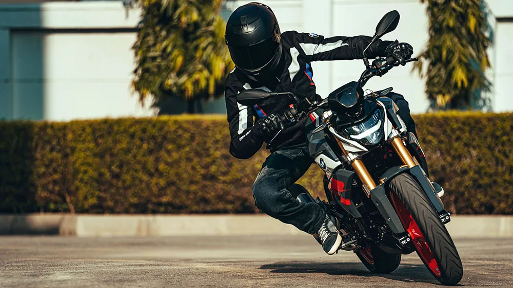 BMW Motorrad presenta la nueva BMW G 310 R