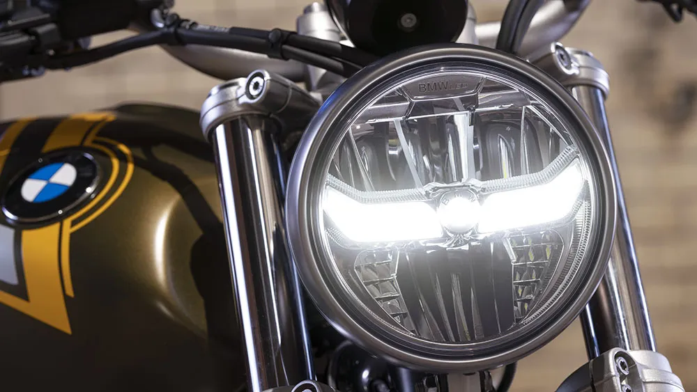 web-bmw-r-ninet-2021-faro.jpg