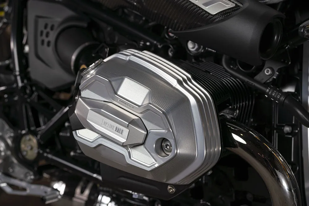 web-bmw-r-ninet-motor.jpg
