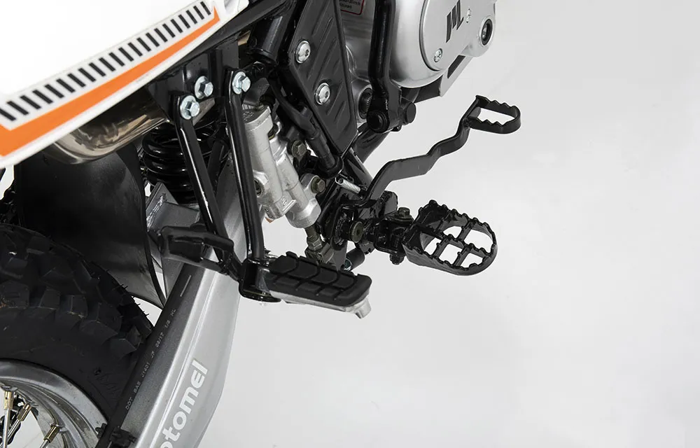 web-Motomel-XMM250-estribos.jpg