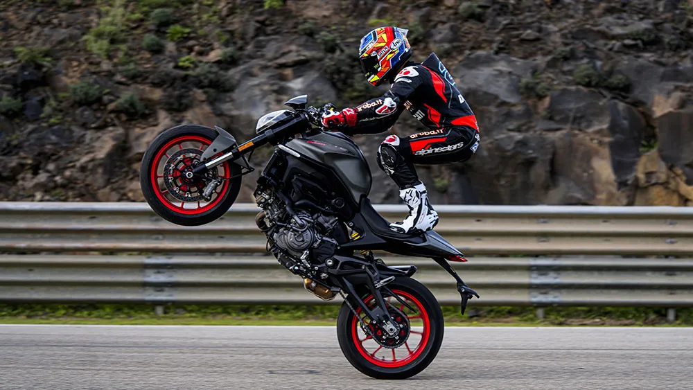 web-DUCATI_MONSTER_PLUS_AMBIENCE-_35.jpg