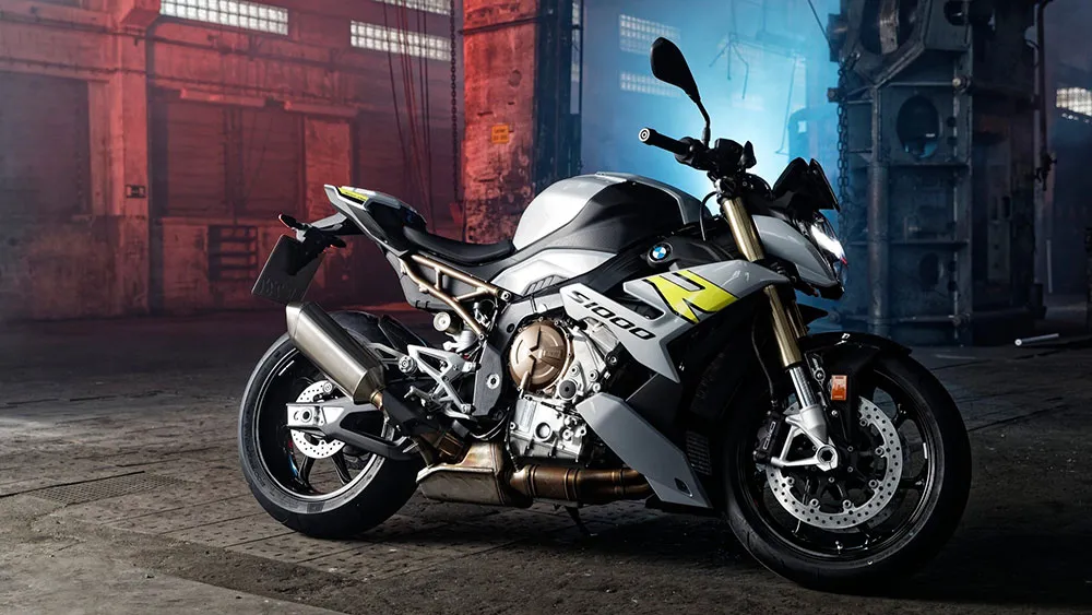 WEB-P90407573_lowRes_the-new-bmw-s-1000-r.jpg