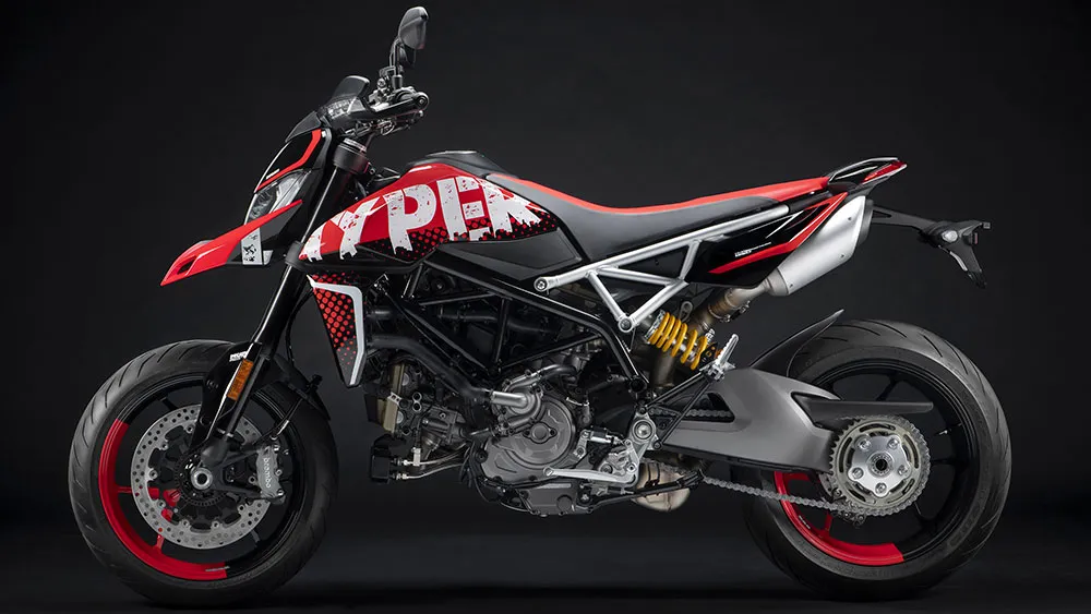 WEB-03_DUCATI_HYPERMOTARD_950_RVE_UC169733_Mid.jpg