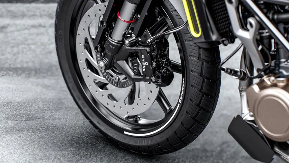 Lanzamiento en Argentina de la nueva Husqvarna Svartpilen 200