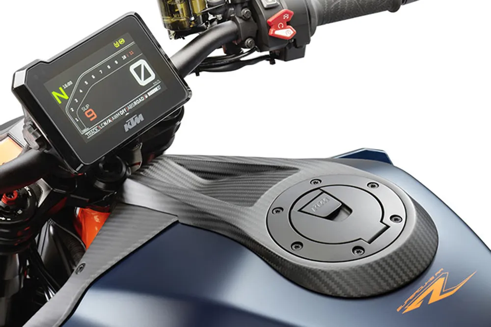 2021-KTM-1290-Super-Duke-RR-Spec-Price_29.jpg