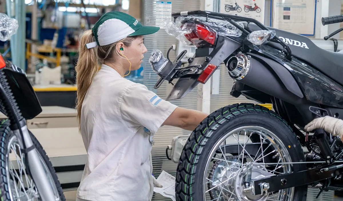 mujeres-honda.jpg