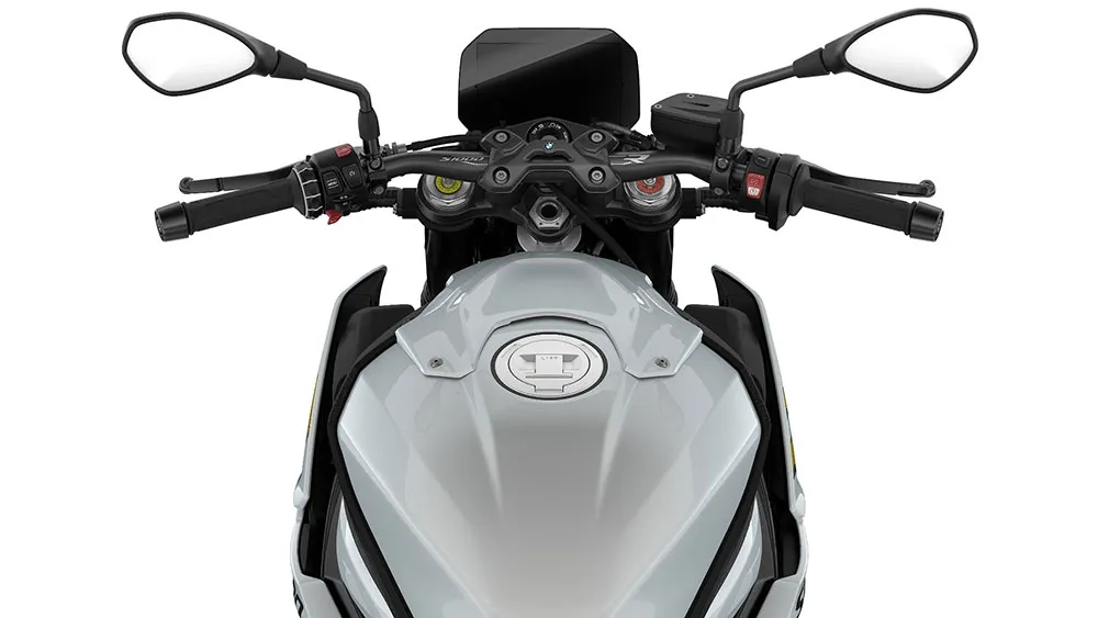 WEB-P90407253_lowRes_the-new-bmw-s-1000-r.jpg