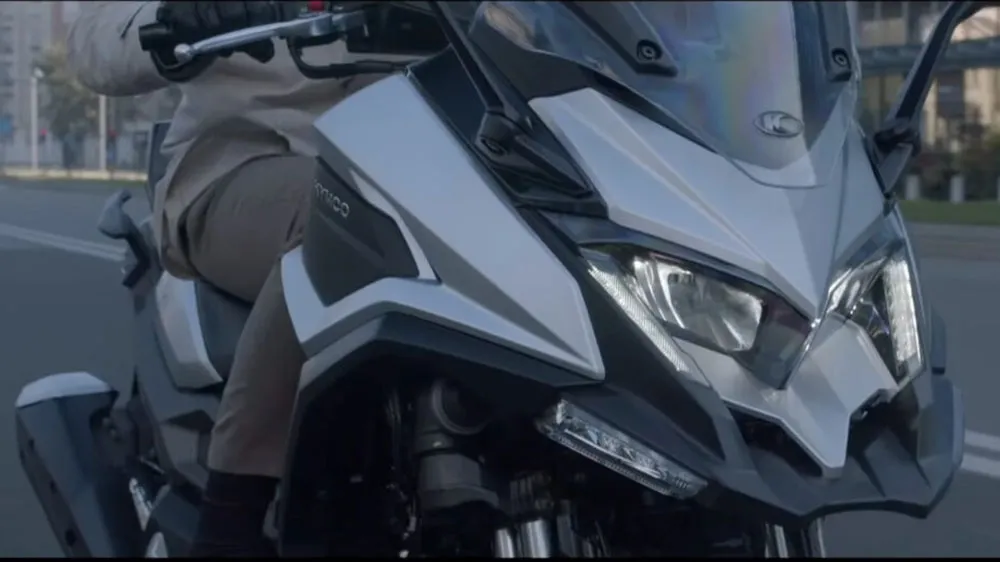 Se acerca el lanzamiento del primer scooter de tres ruedas de KYMCO