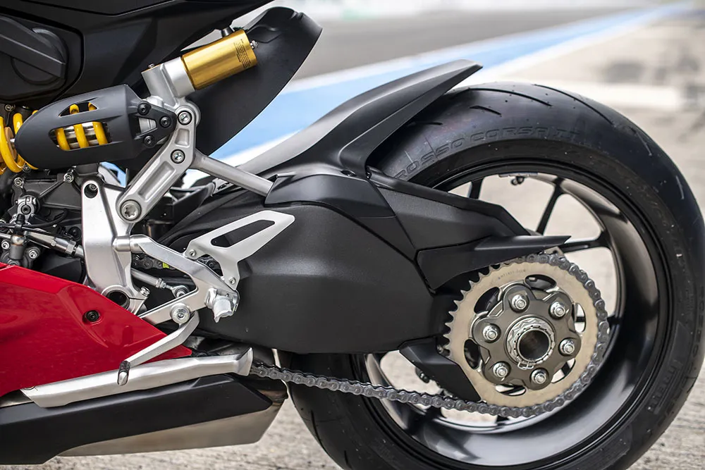web-DUCATI-PANIGALE-V2_57_UC104722_Mid.jpg