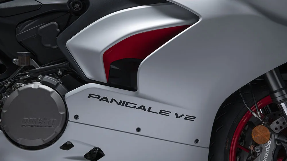 WEB-DUCATI_PANIGALE_V2-_19__UC173819_Mid.jpg