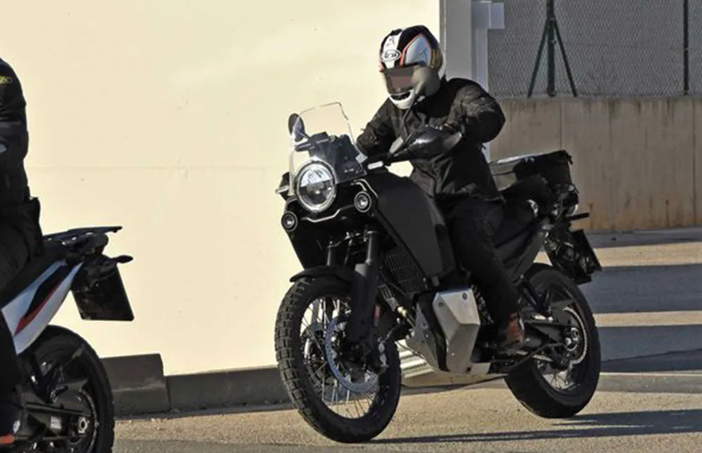 Fotos espía de la nueva Husqvarna Norden 901