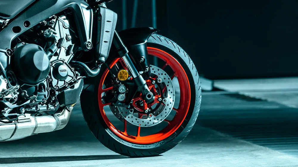 web-2021-Yamaha-MT09-EU-Detail-008-03.jpg