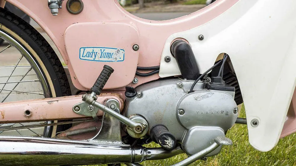 1966-yamaha-u5e-lady.jpg