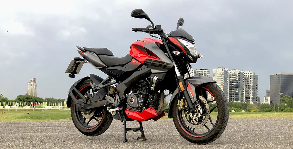 Bajaj planea instalarse en Brasil