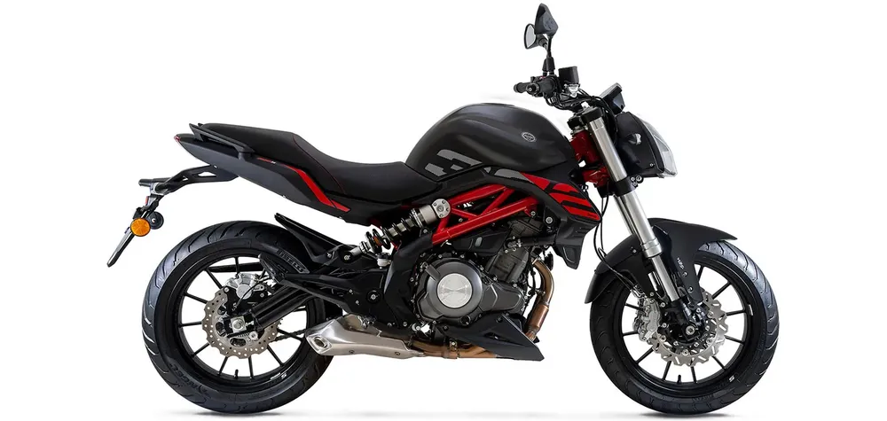 03-benelli-302s-2019-perfil-negro.jpg