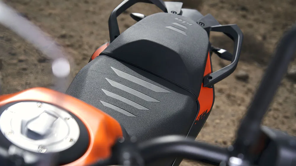 web-KTM_390_ADVENTURE-asiento.jpg