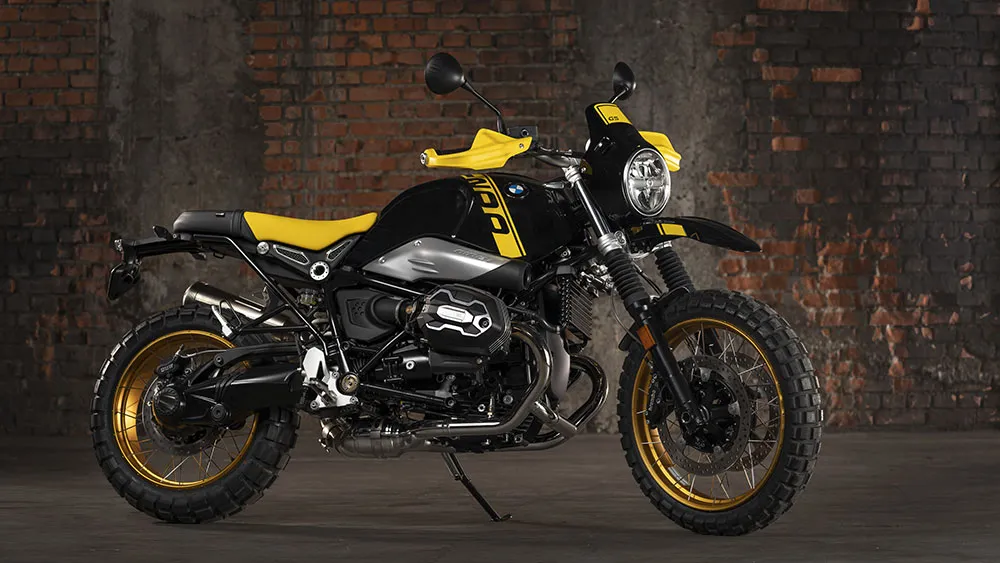 web-bmw-r-ninet-urban-gs-40-years-derecha.jpg
