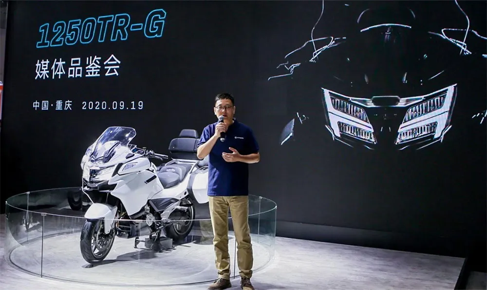 web-cf-moto-present.jpg