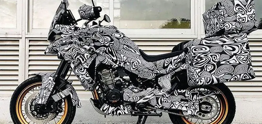portada-CFMoto-MT800-2.jpg