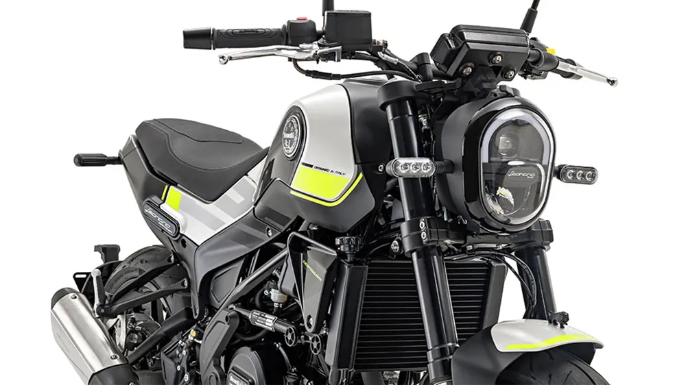 Lanzamiento oficial de la Benelli Leoncino 250