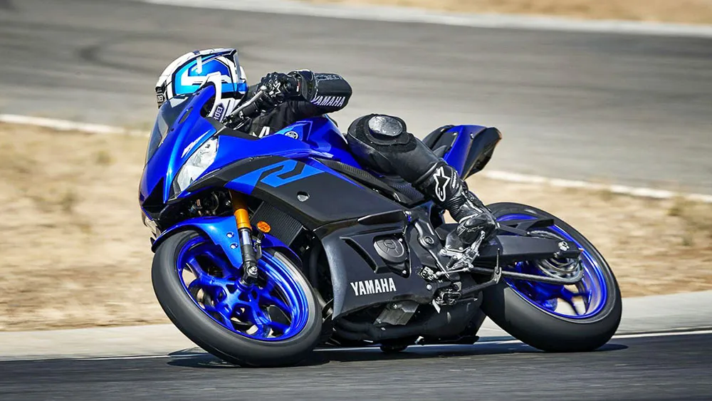 WEB-yamaha-250cc-inline-four-motorcycle-yzf-r25m-3.jpg