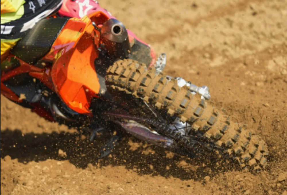 pirelli-motocross.jpg