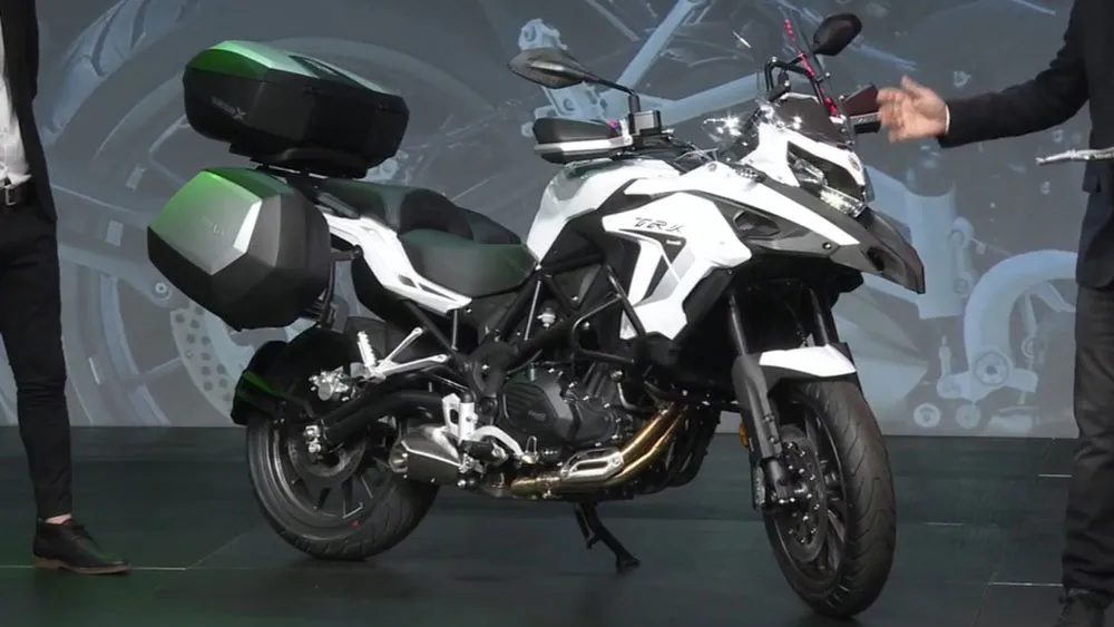 Benelli se vino con todo: seis lanzamientos al hilo y uno más para fin de año