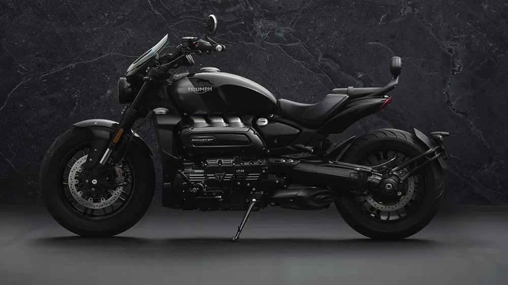 Triumph reveló las nuevas Rocket 3R Black y Rocket 3 GT Triple Black