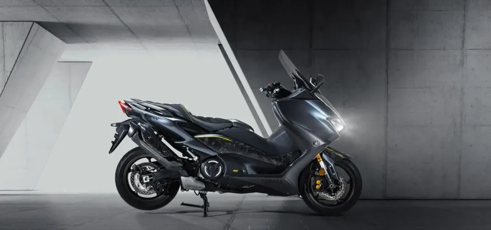 PORTADA-Yamaha-TMAX-20-Aniversario-2021-e1614879851550.jpg