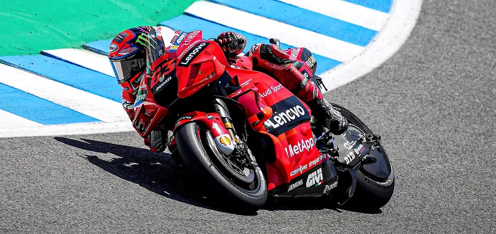 ducati-team-1.jpg