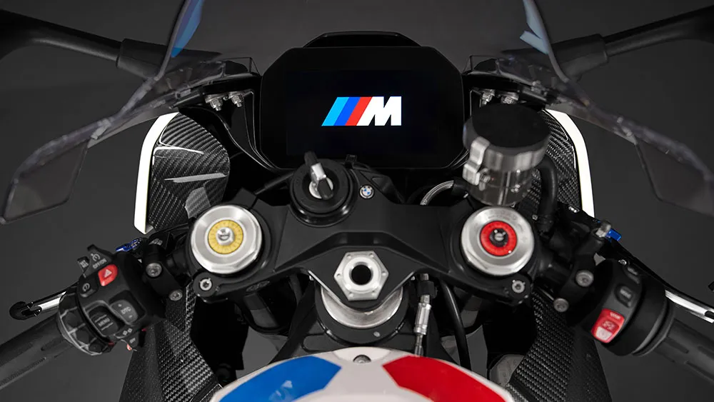 WEB-P90398272_highRes_the-new-bmw-m-1000-r.jpg