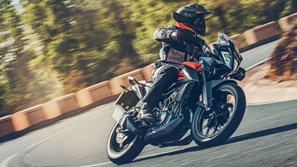 web-KTM_390_ADVENTURE-Action-_58_-1.jpg