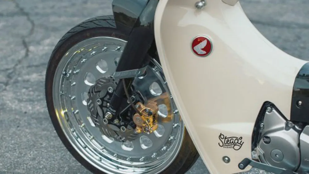 Honda C125 Super Cub customizada