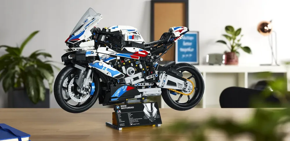 bmw-lego-1.jpg