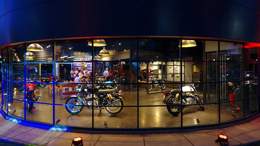 Royal Enfield abre cuatro nuevos concesionarios en el país