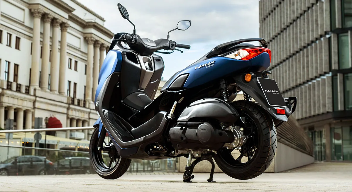 yamaha-atras.jpg