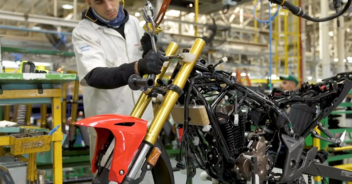 produccion-cb300f.jpg
