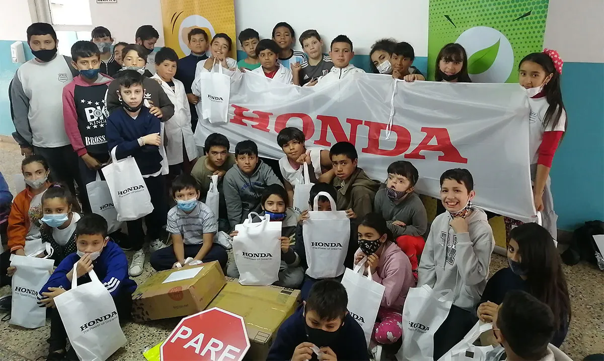 pioneros-honda.jpg