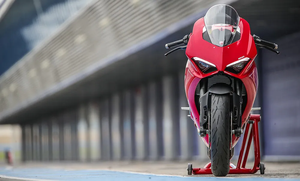 web-DUCATI-PANIGALE-V2_15_UC104678_Mid.jpg