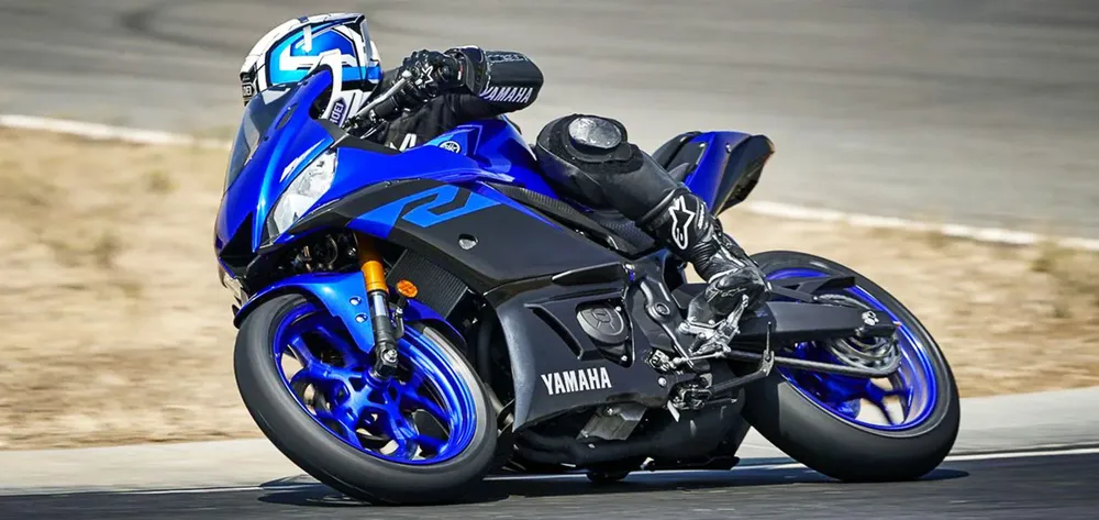 PORTADA-yamaha-250cc-inline-four-motorcycle-yzf-r25m-3.jpg