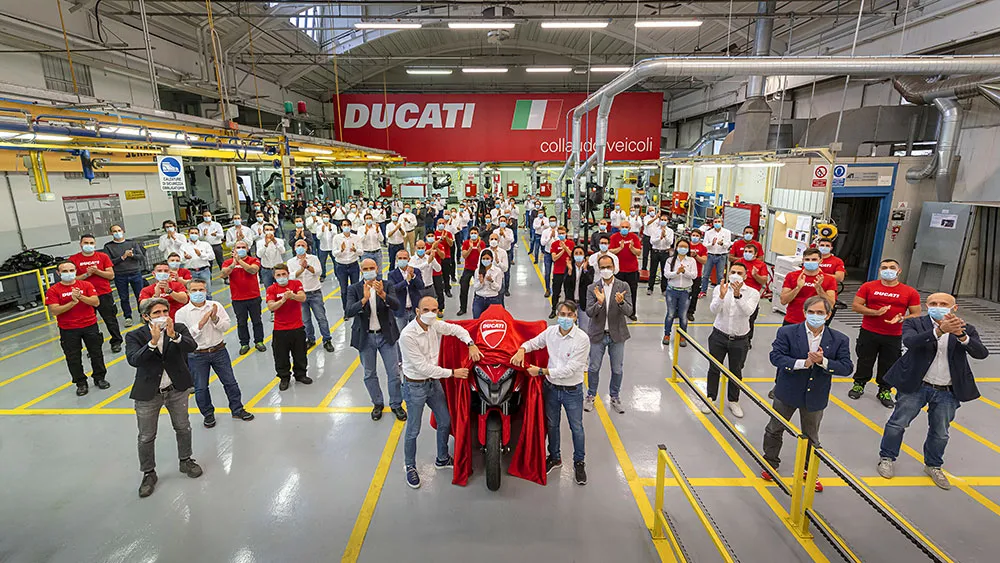 Ya entró en producción la Ducati Multistrada V4 con control de crucero adaptativo