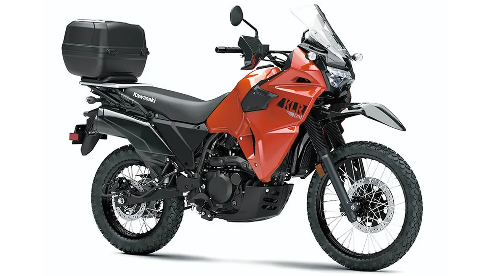 web-KLR650-2022-Traveler-tres-cuartos.jpg