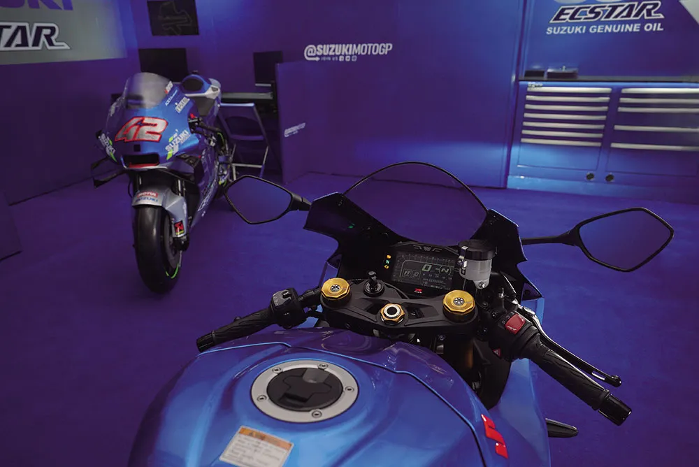 web-GSX-R1000RZAM1_action18.jpg