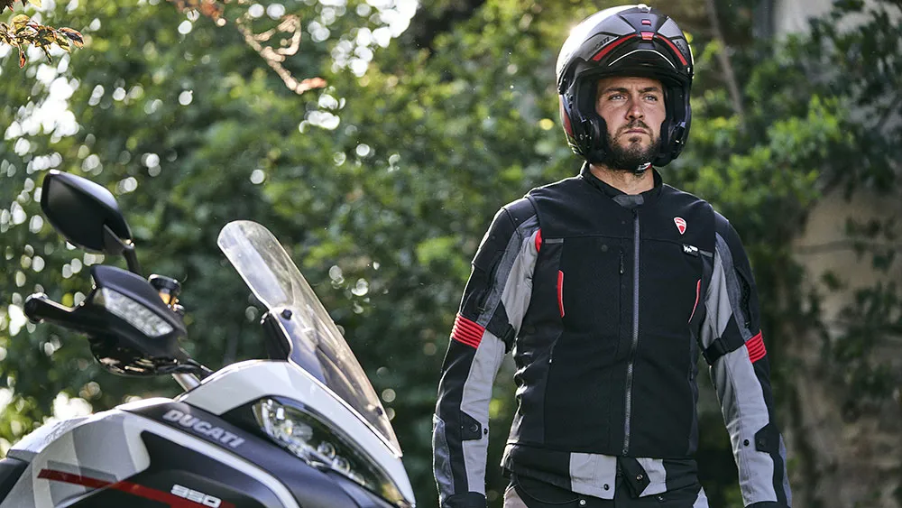 Ducati Smart Jacket: el chaleco con airbag de la marca italiana