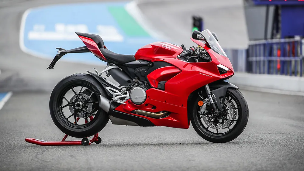 web-DUCATI-PANIGALE-V2_35_UC104698_Mid.jpg
