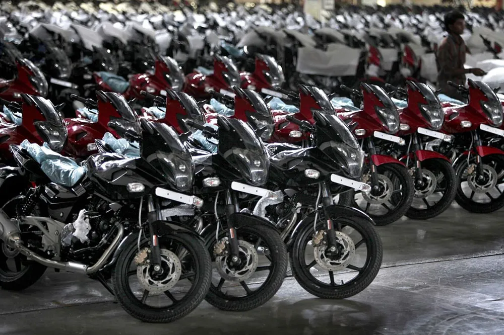 fabrica-bajaj.jpg