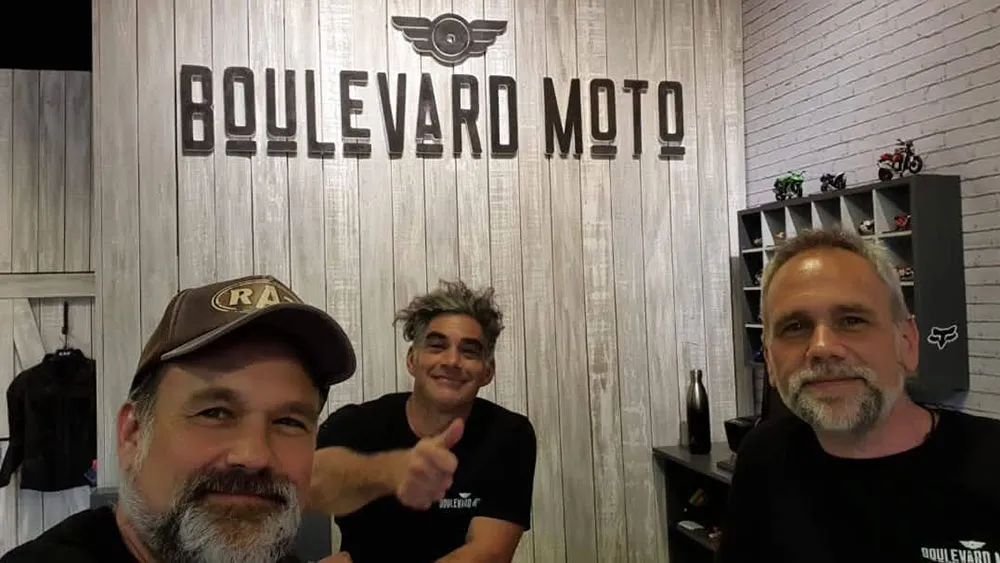 Boulevard Moto abrió la primera tienda de indumentaria para motociclistas en Canning