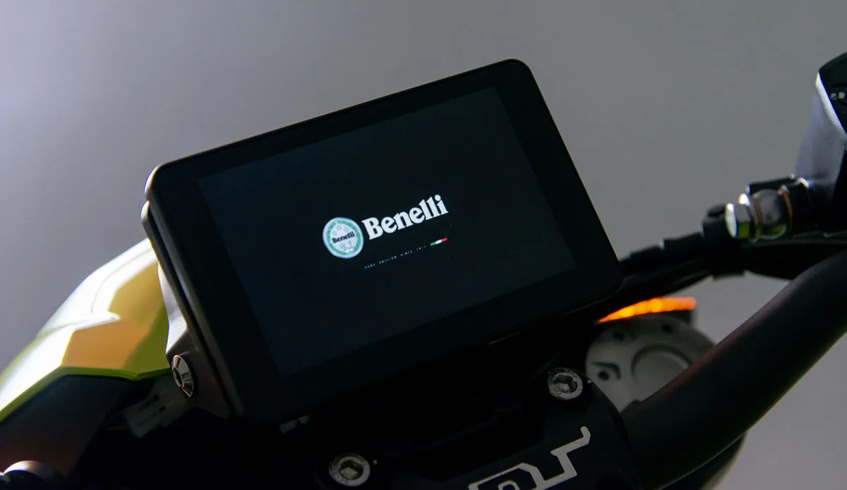 pantalla benelli